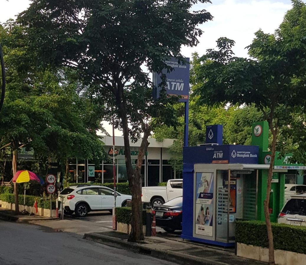 โรงแรมวินบางนา Win Bangna Hotel Bangkok Zewnętrze zdjęcie