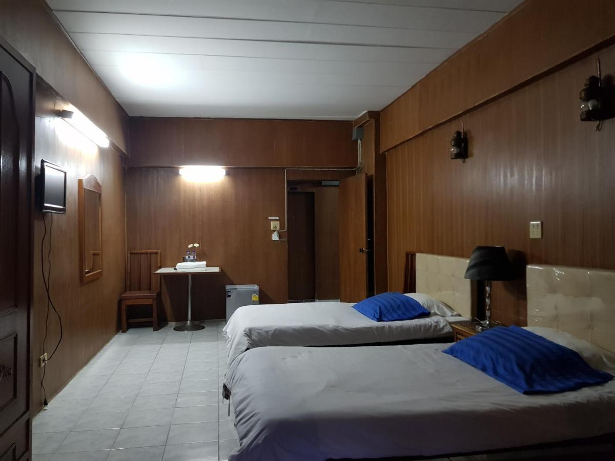 โรงแรมวินบางนา Win Bangna Hotel Bangkok Zewnętrze zdjęcie