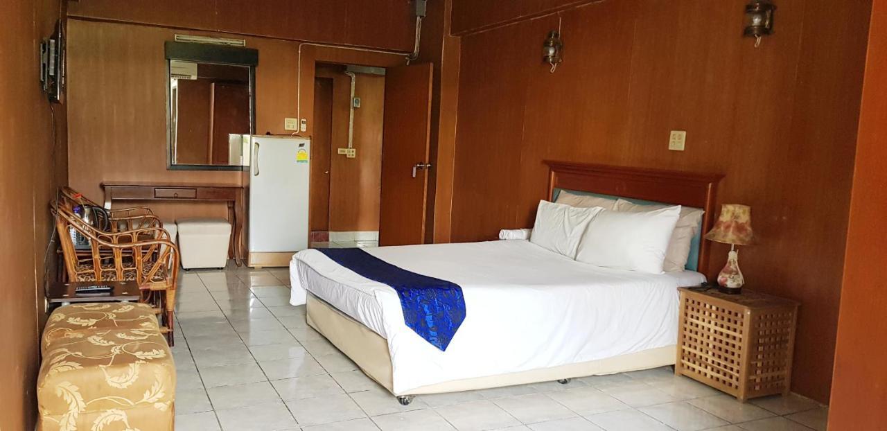 โรงแรมวินบางนา Win Bangna Hotel Bangkok Zewnętrze zdjęcie