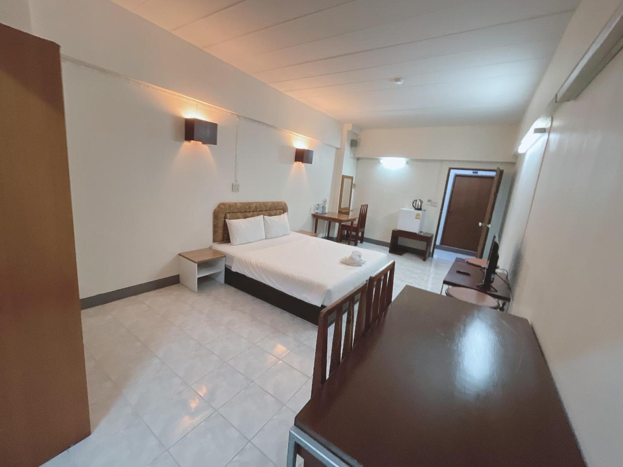 โรงแรมวินบางนา Win Bangna Hotel Bangkok Zewnętrze zdjęcie